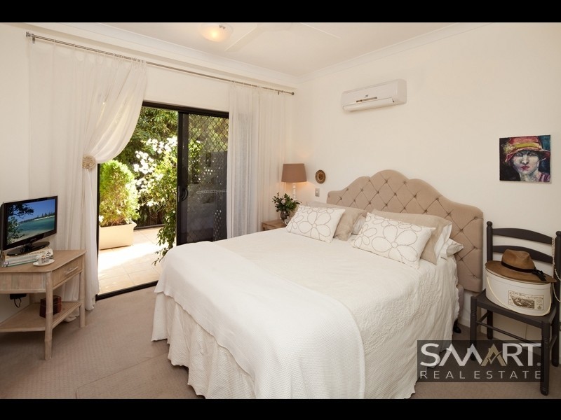 3/24 Parneno Street, Chevron Island QLD 4217