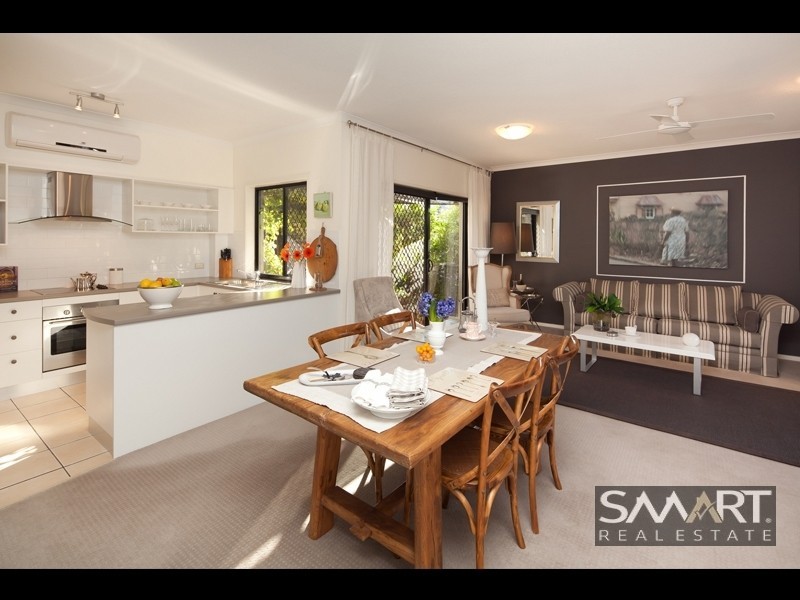 3/24 Parneno Street, Chevron Island QLD 4217