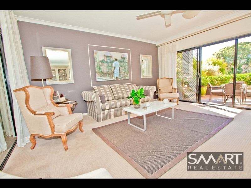 3/24 Parneno Street, Chevron Island QLD 4217