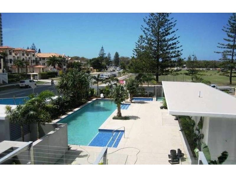 33/25 Surf Parade, Broadbeach QLD 4218