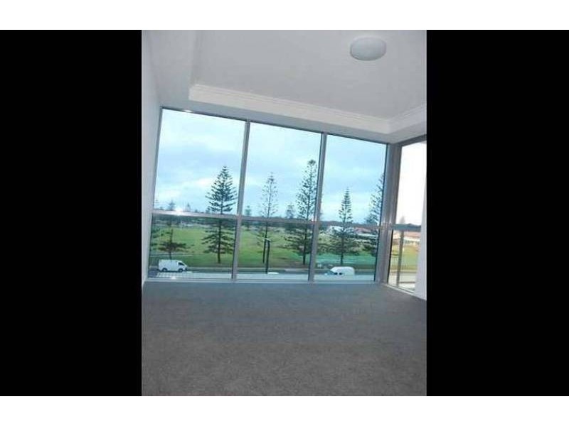 33/25 Surf Parade, Broadbeach QLD 4218