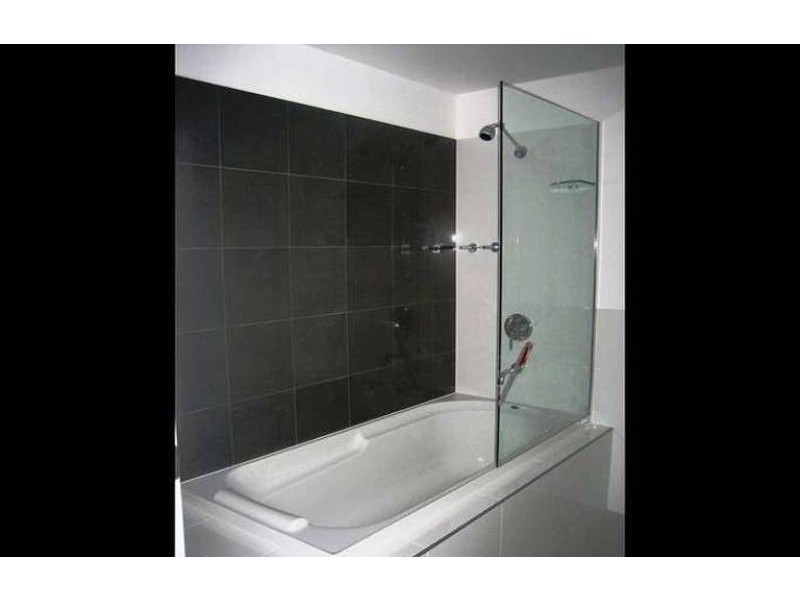 33/25 Surf Parade, Broadbeach QLD 4218