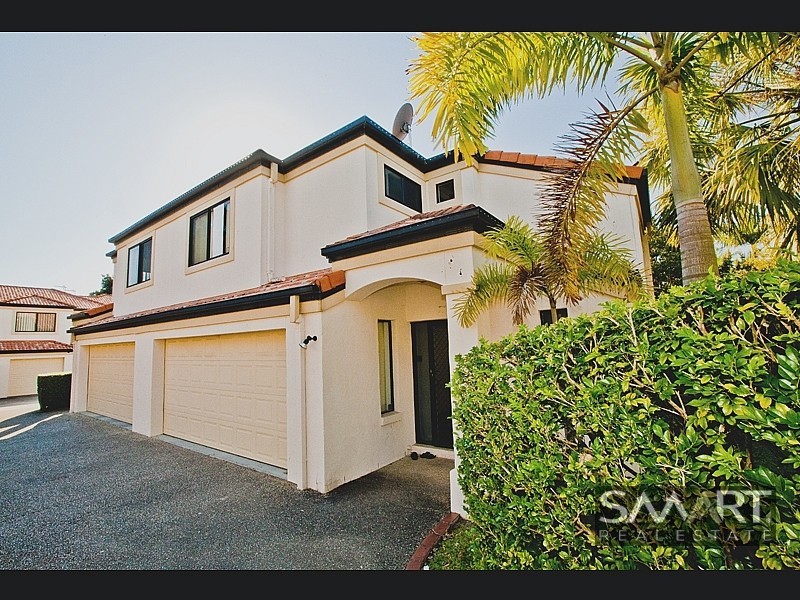 1/123 Pohlman Street, Southport QLD 4215