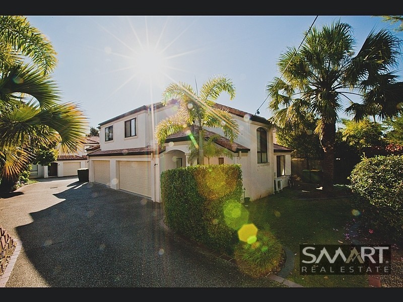 1/123 Pohlman Street, Southport QLD 4215