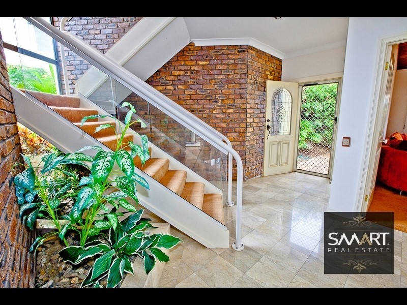 1 Norseman Court, Paradise Waters QLD 4217