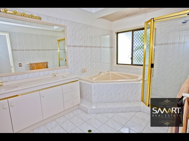 1 Norseman Court, Paradise Waters QLD 4217