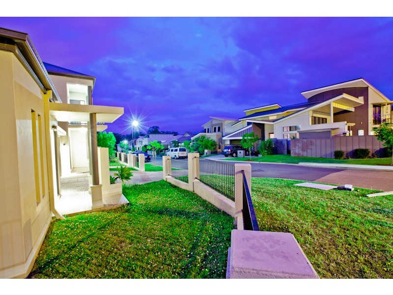 49 Azzurra Drive, Varsity Lakes QLD 4227