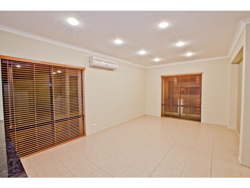 49 Azzurra Drive, Varsity Lakes QLD 4227