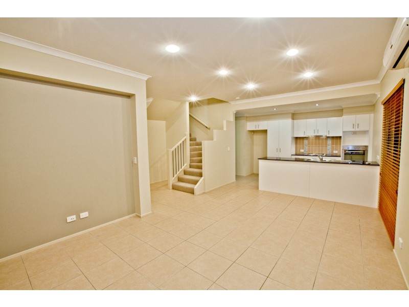 49 Azzurra Drive, Varsity Lakes QLD 4227