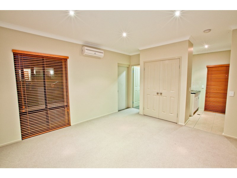 49 Azzurra Drive, Varsity Lakes QLD 4227