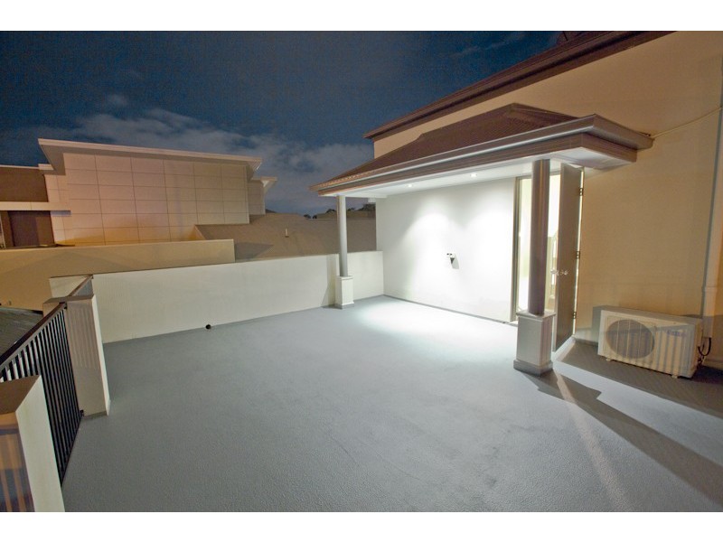 49 Azzurra Drive, Varsity Lakes QLD 4227