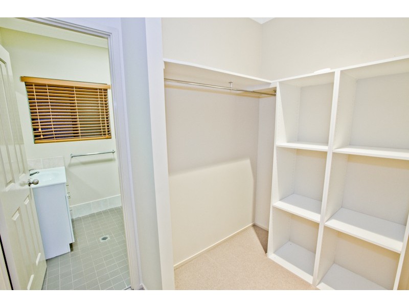 49 Azzurra Drive, Varsity Lakes QLD 4227