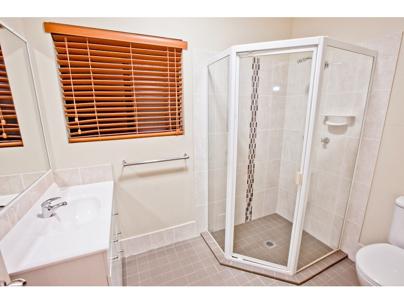 49 Azzurra Drive, Varsity Lakes QLD 4227