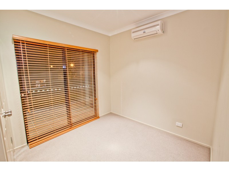 49 Azzurra Drive, Varsity Lakes QLD 4227