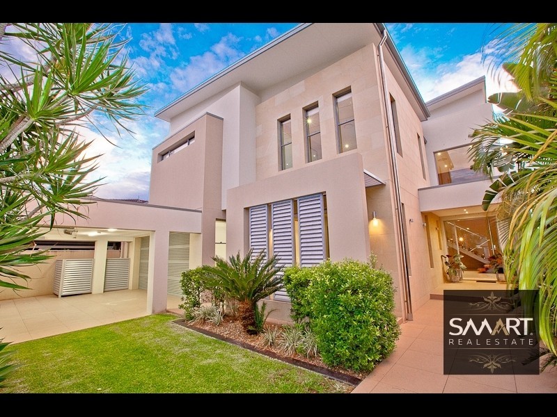 21 Etna Street, Isle Of Capri QLD 4217