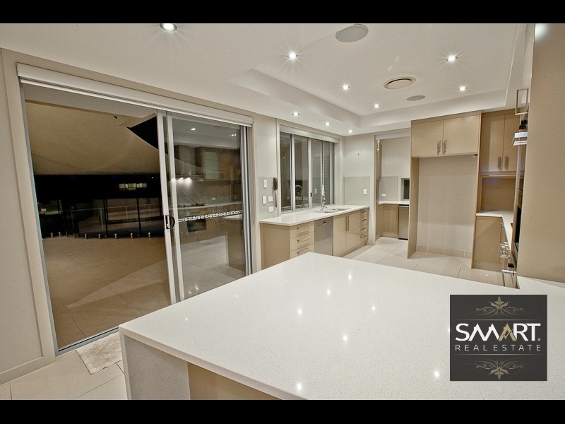21 Etna Street, Isle Of Capri QLD 4217