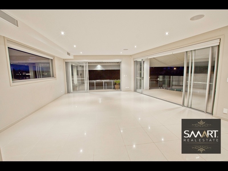 21 Etna Street, Isle Of Capri QLD 4217