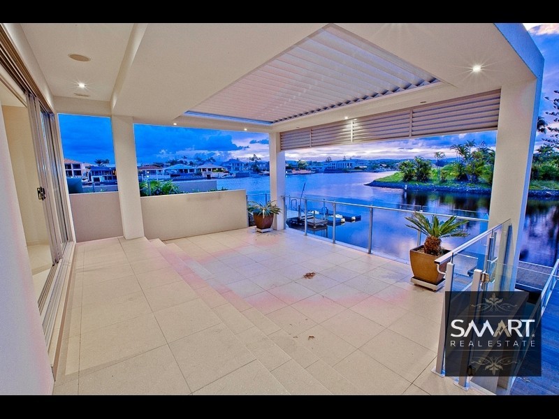 21 Etna Street, Isle Of Capri QLD 4217