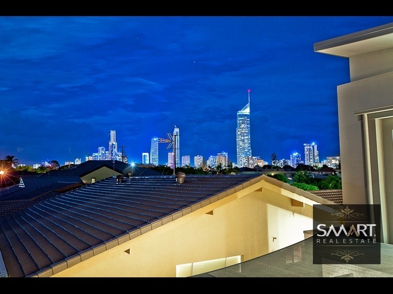 21 Etna Street, Isle Of Capri QLD 4217