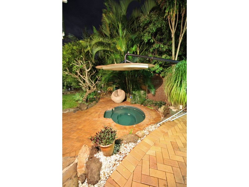 43 Deakin Avenue, Southport QLD 4215