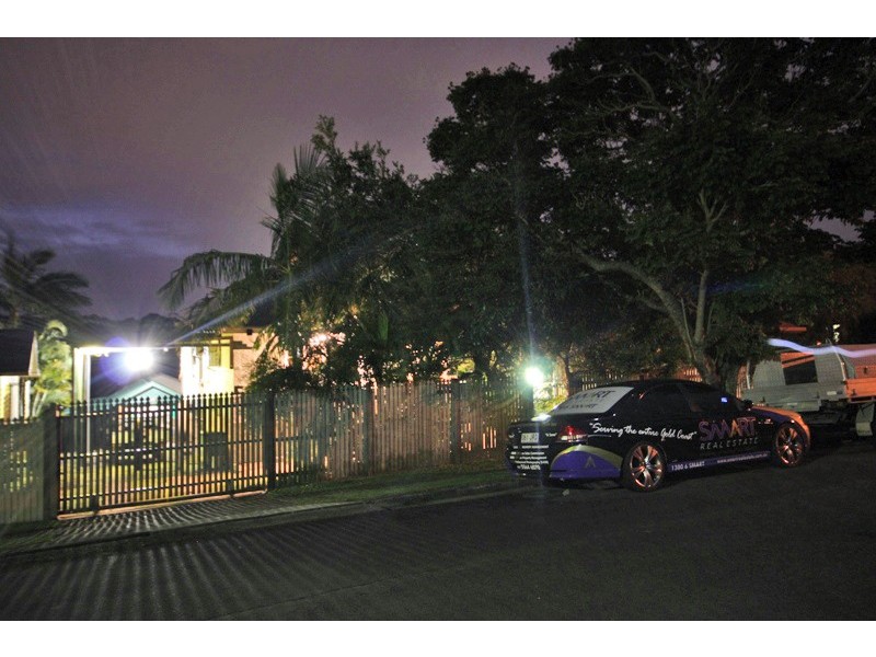 43 Deakin Avenue, Southport QLD 4215