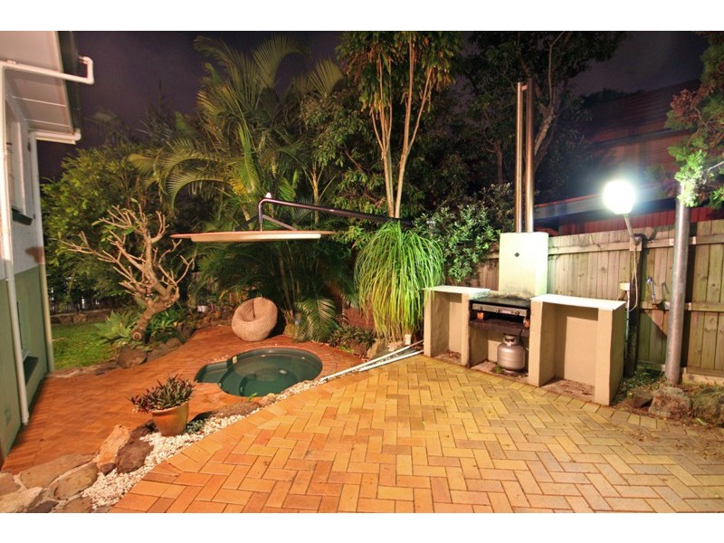 43 Deakin Avenue, Southport QLD 4215