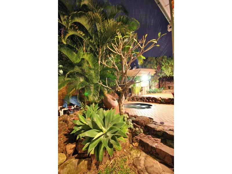 43 Deakin Avenue, Southport QLD 4215