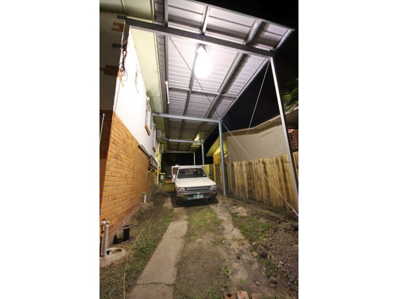 43 Deakin Avenue, Southport QLD 4215