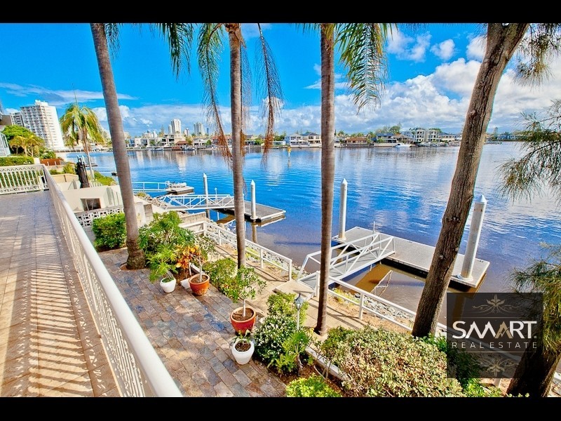 267 Stanhill Drive, Chevron Island QLD 4217