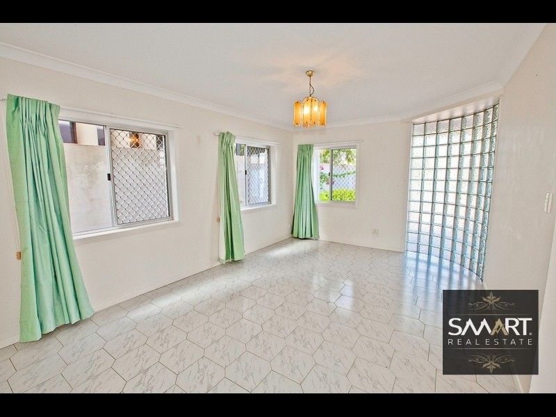 267 Stanhill Drive, Chevron Island QLD 4217