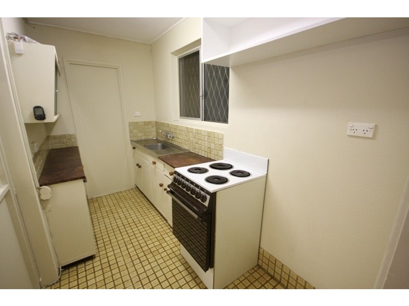 1/19 Karloo Street, Chevron Island QLD 4217