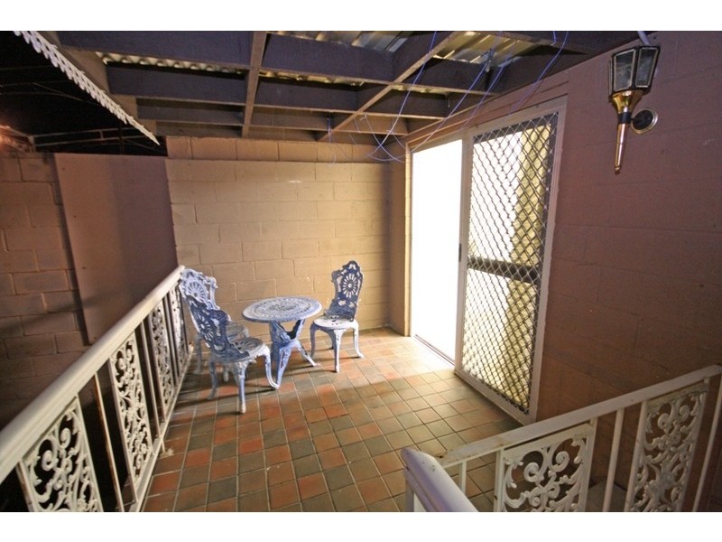 1/19 Karloo Street, Chevron Island QLD 4217