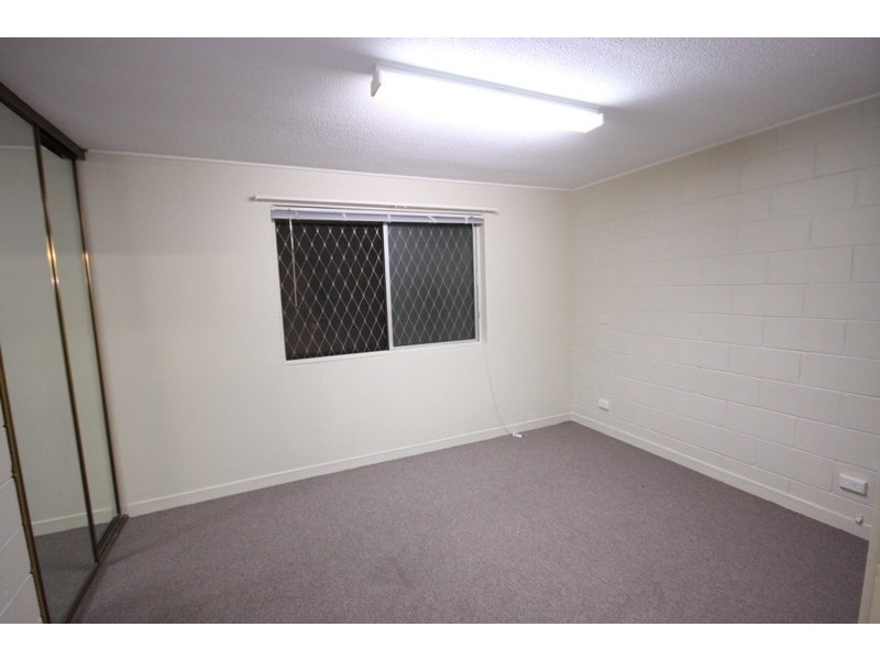 1/19 Karloo Street, Chevron Island QLD 4217