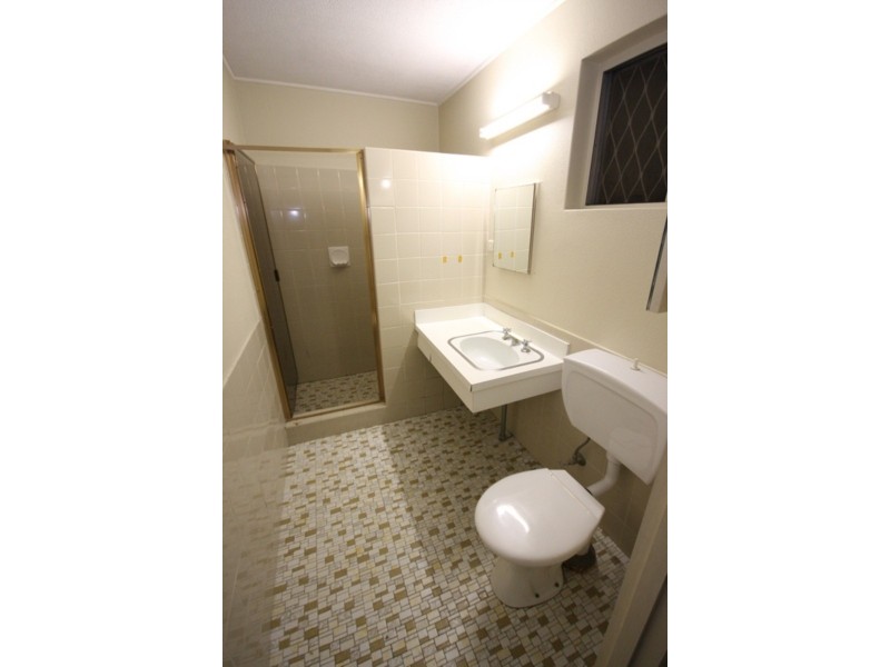 1/19 Karloo Street, Chevron Island QLD 4217