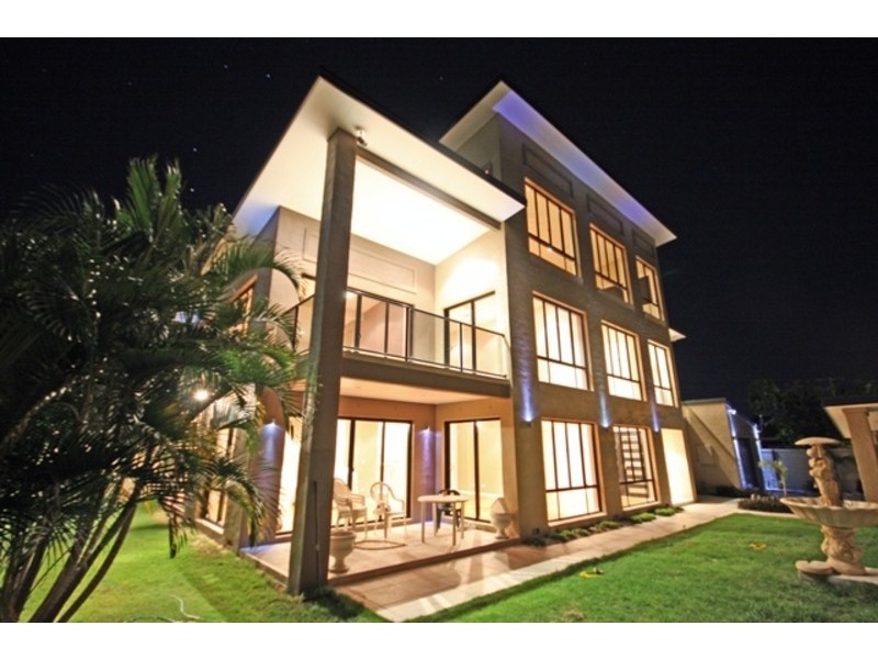 22 Sunrise Boulevard, Surfers Paradise QLD 4217