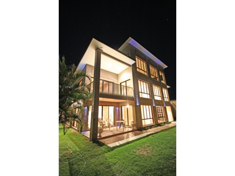 22 Sunrise Boulevard, Surfers Paradise QLD 4217