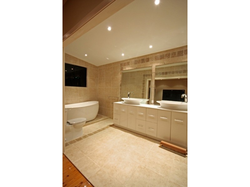 22 Sunrise Boulevard, Surfers Paradise QLD 4217