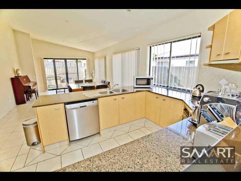 39 Nardoo Street, Robina QLD 4226