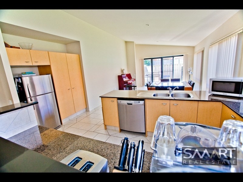 39 Nardoo Street, Robina QLD 4226
