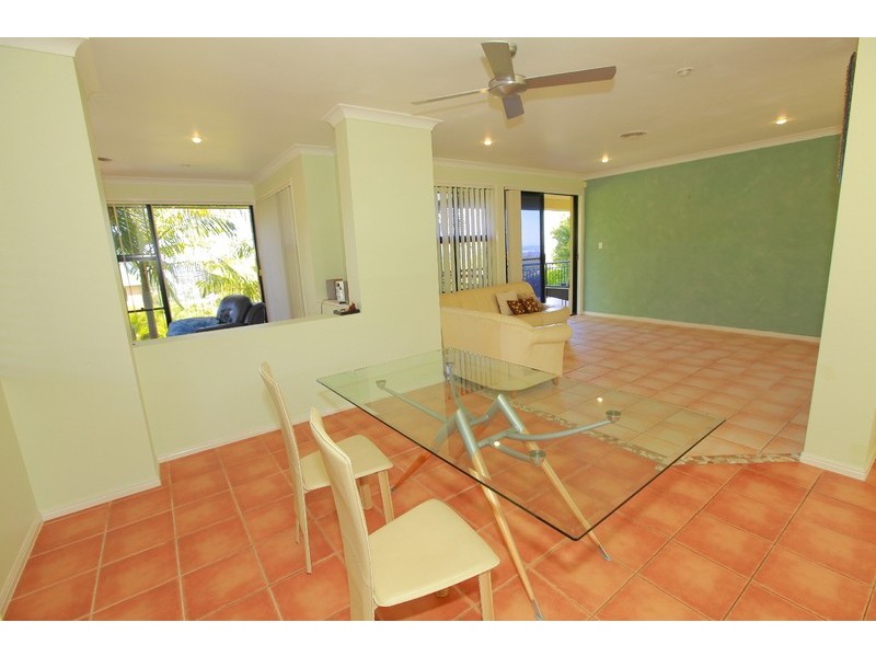 119 Armstrong Way, Highland Park QLD 4211