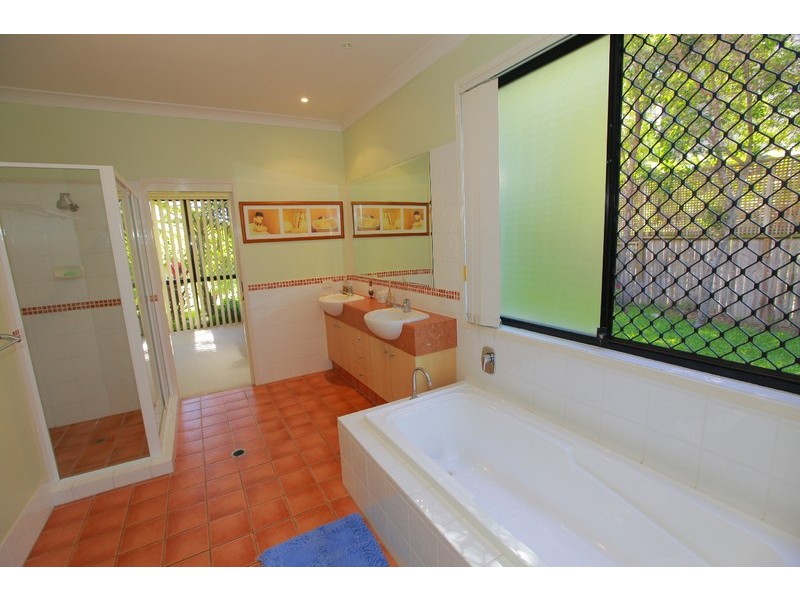 119 Armstrong Way, Highland Park QLD 4211