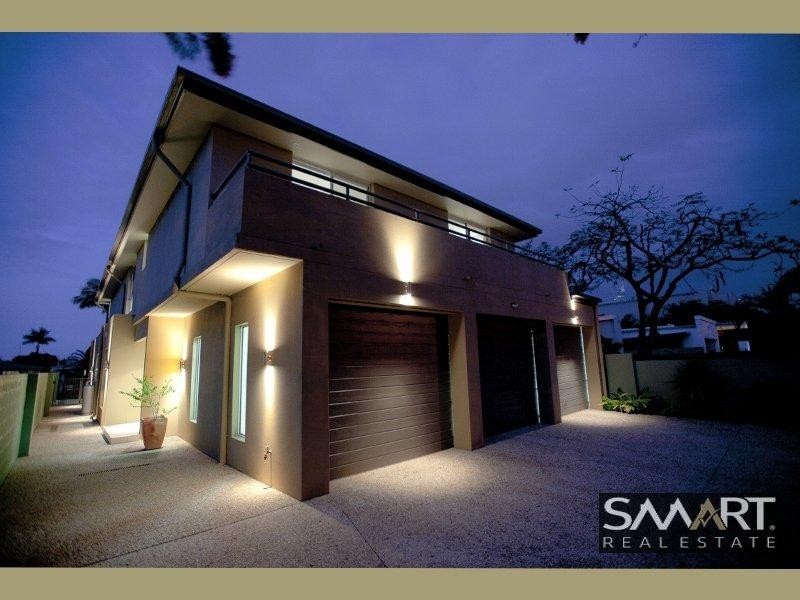 7A Vespa Crescent, Bundall QLD 4217
