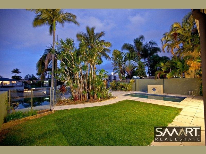 7A Vespa Crescent, Bundall QLD 4217