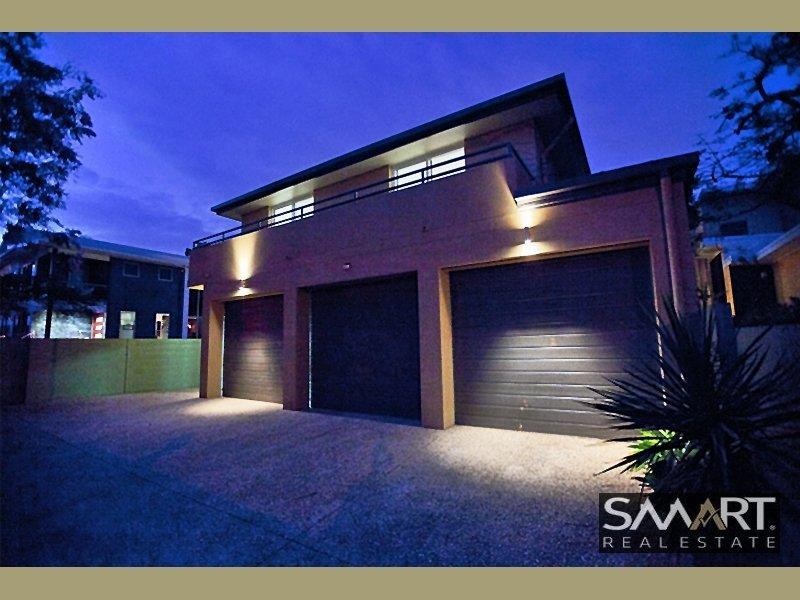 7A Vespa Crescent, Bundall QLD 4217