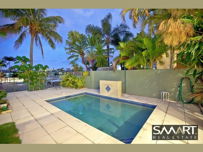 7A Vespa Crescent, Bundall QLD 4217