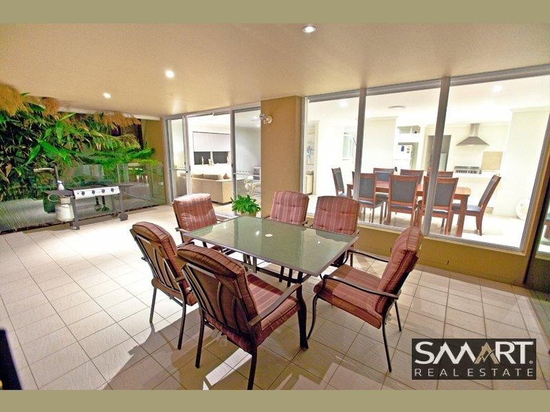 7A Vespa Crescent, Bundall QLD 4217