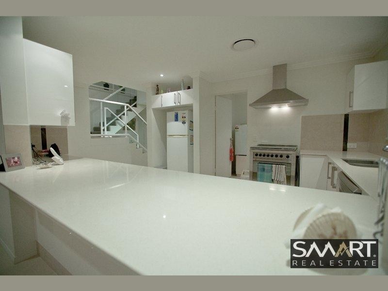 7A Vespa Crescent, Bundall QLD 4217