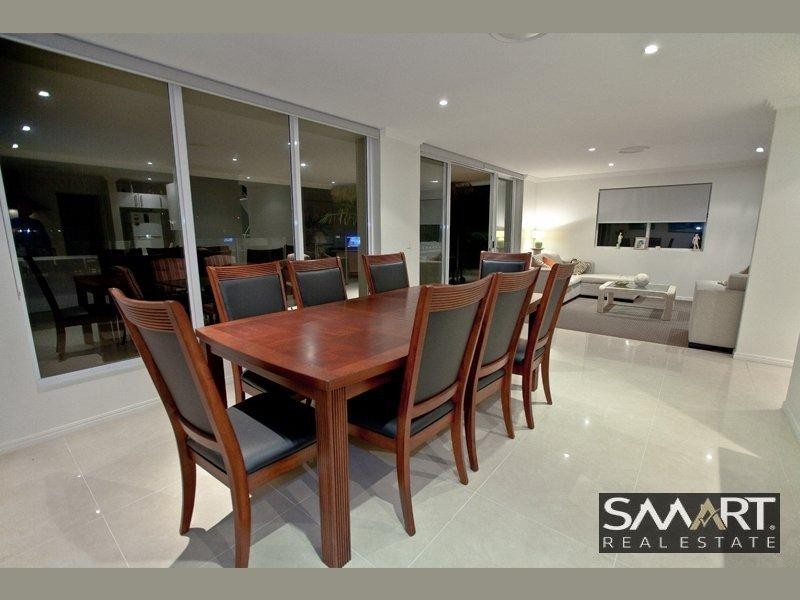 7A Vespa Crescent, Bundall QLD 4217