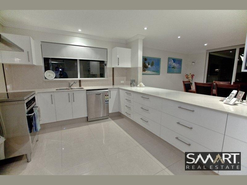 7A Vespa Crescent, Bundall QLD 4217