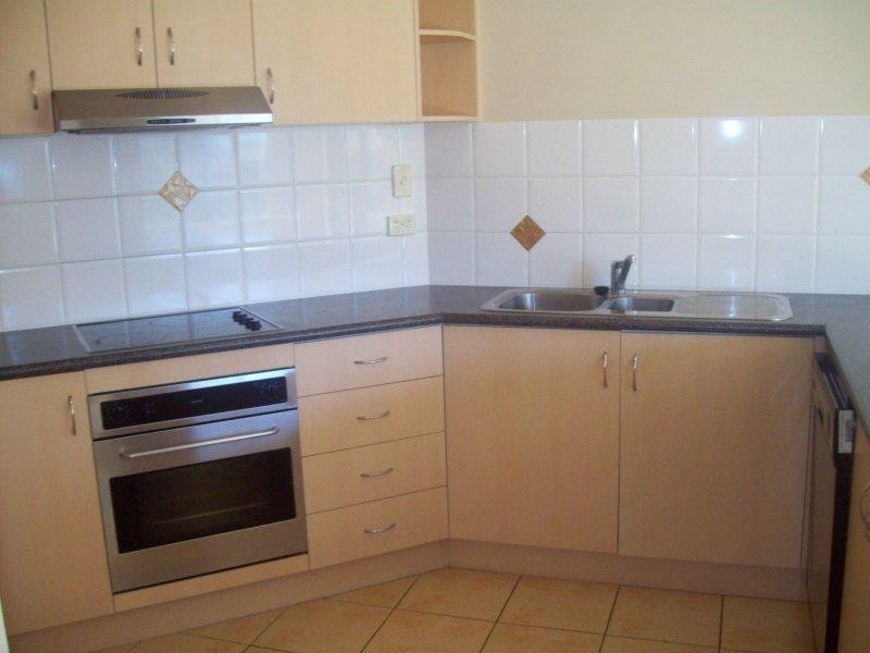 12/25 Chester Terrace, Southport QLD 4215